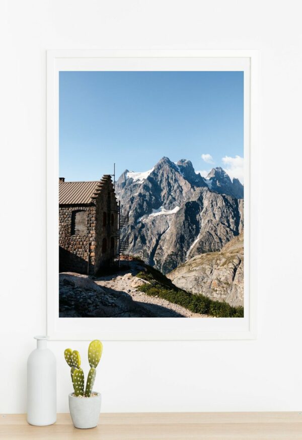 Photo du refuge du glacier Blanc face au Mont Pelvoux