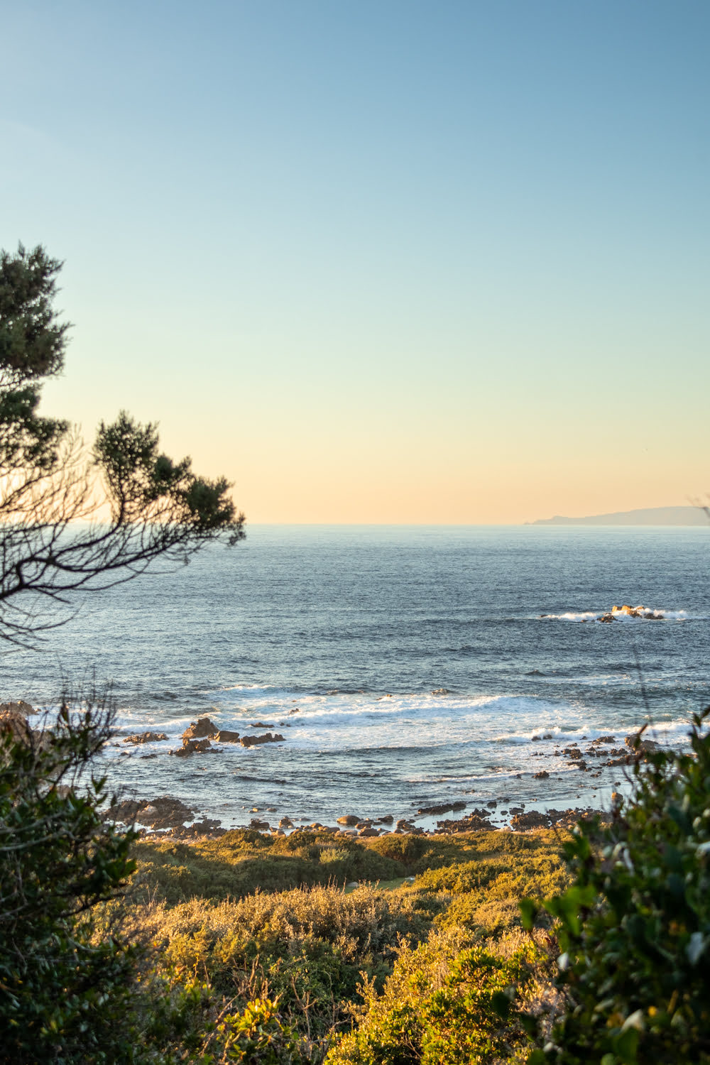plage avec coucher de soleil