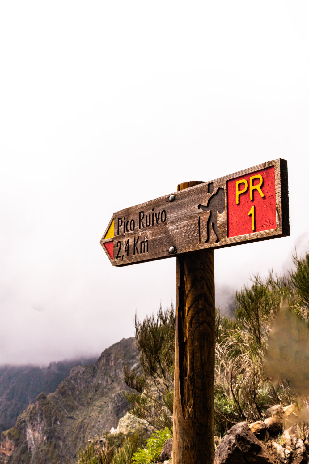 panneau du sentier du pico ruivo