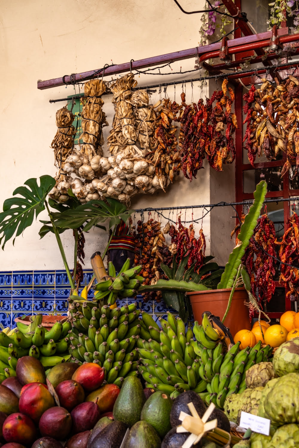 stand de fruits exotiques au marché de funchal