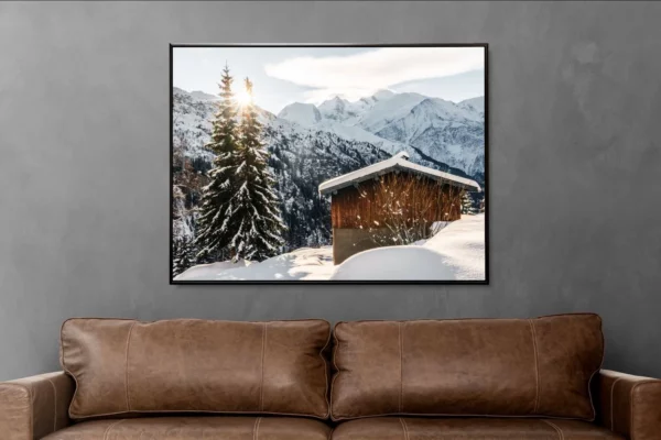 cadre photo d'un chalet ensoleillé face au mont blanc