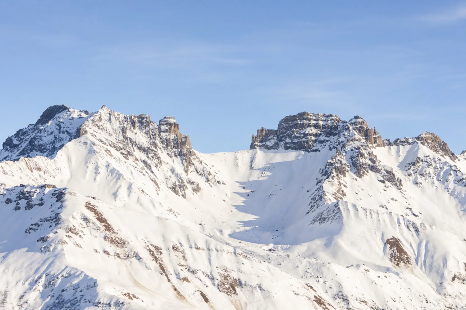 paysage de montagne enneigé