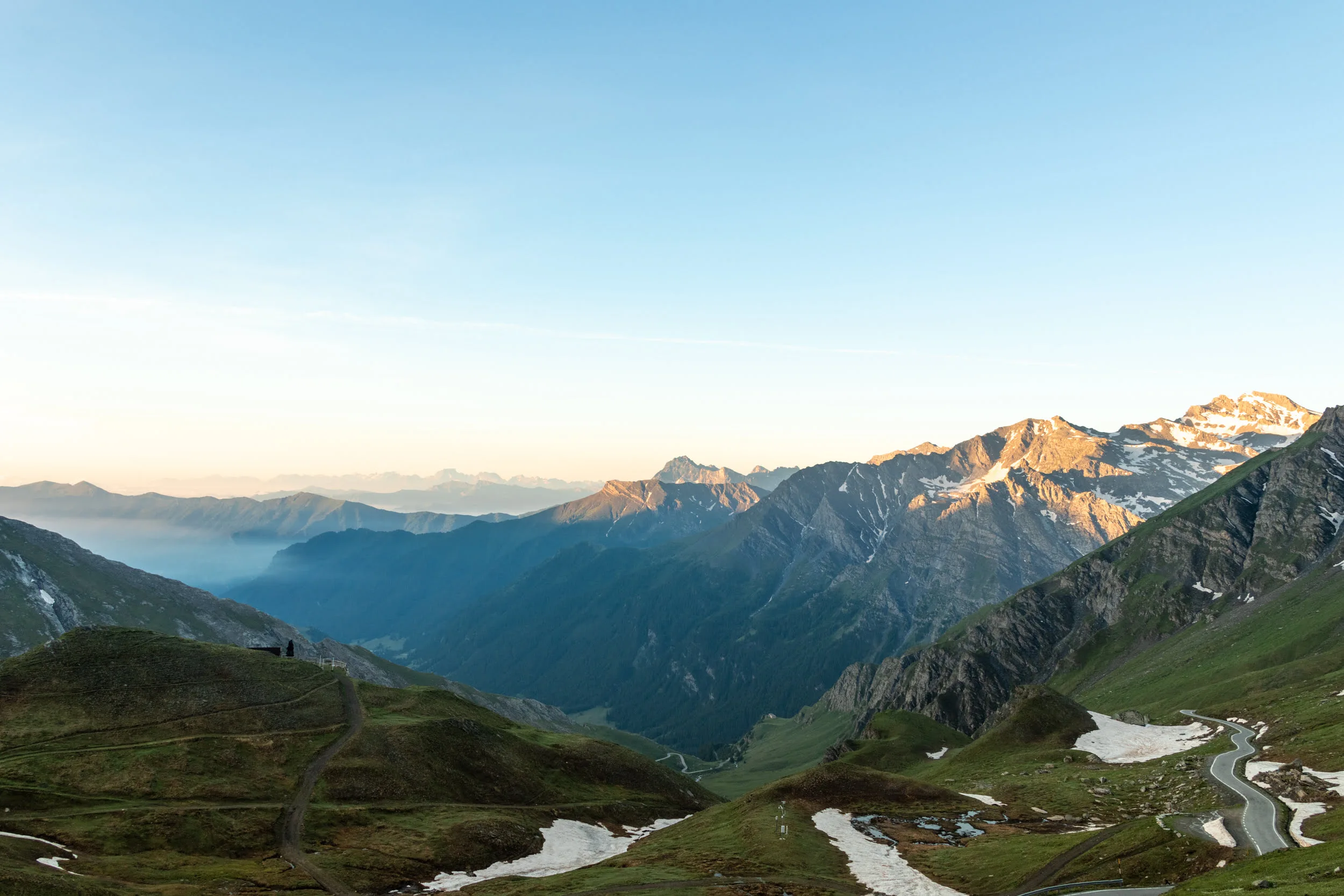 paysage de montagne au lever du soleil