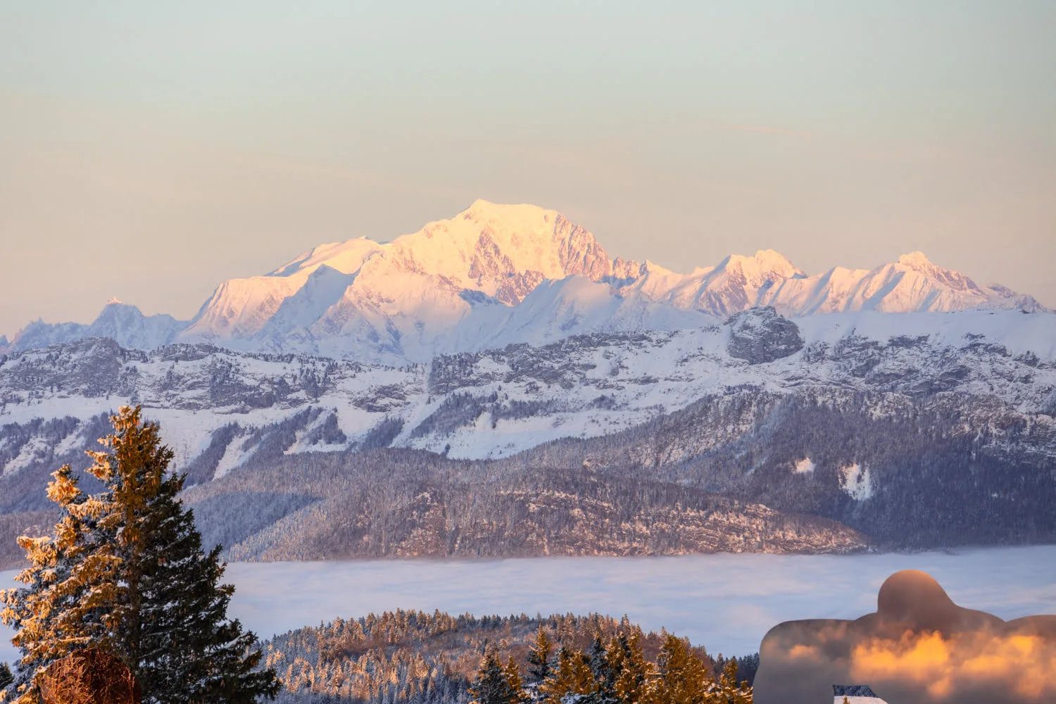 panorama hivernale du mont blanc