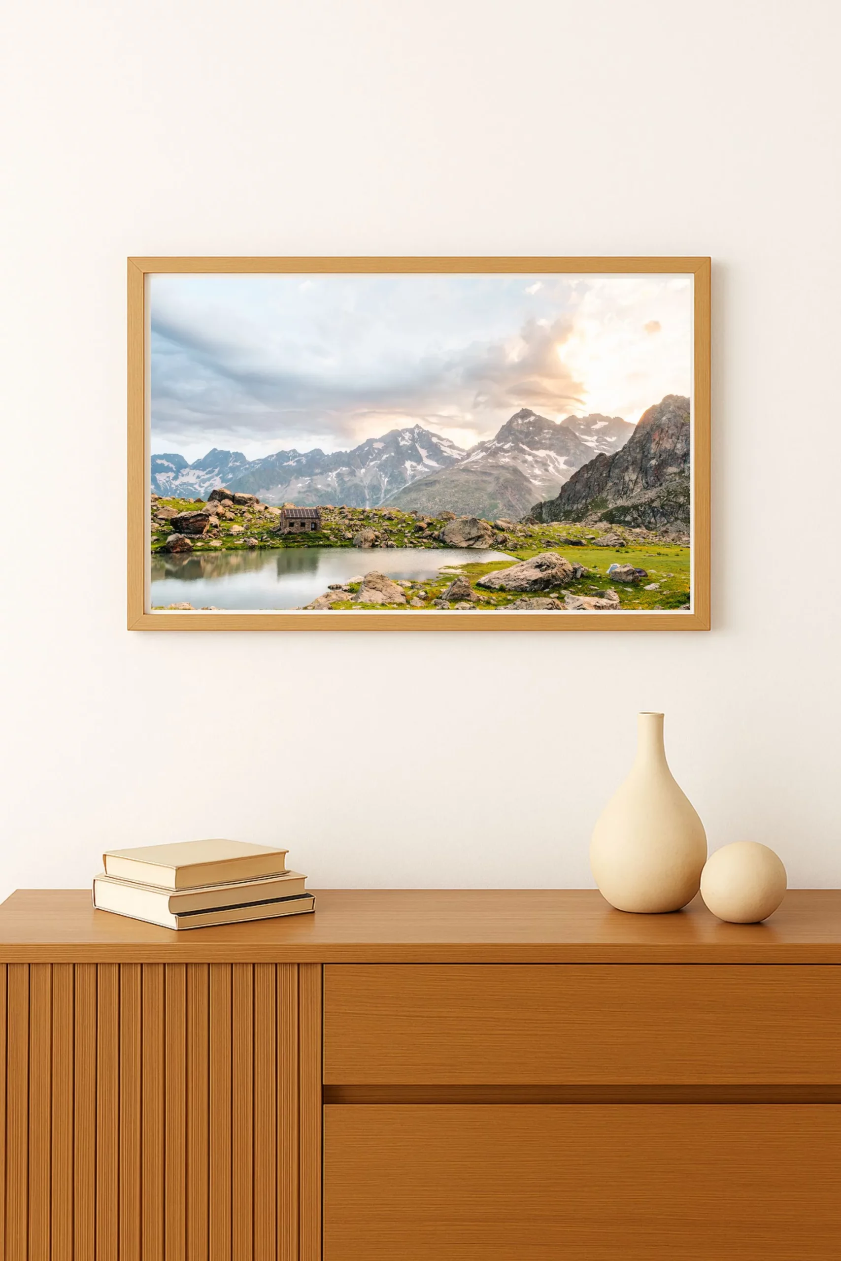 tirage photo du Refuge Vallonpierre baigné par la lumière dorée du coucher de soleil dans les Ecrins