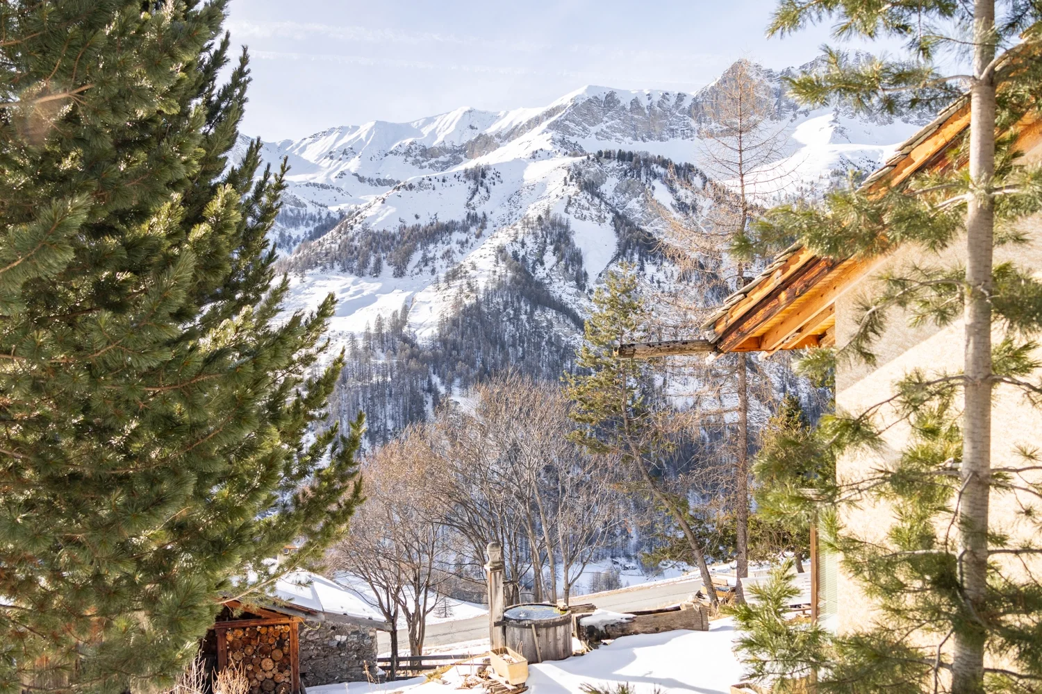 paysage de montagne depuis un village